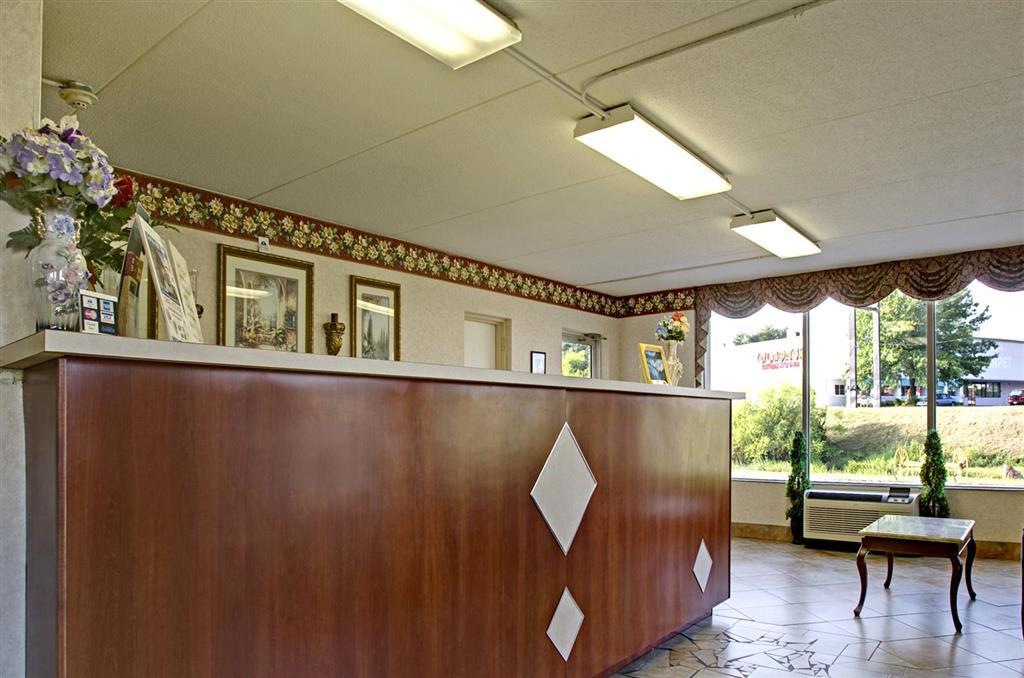 Americas Best Value Inn And Suites Knoxville Interior photo