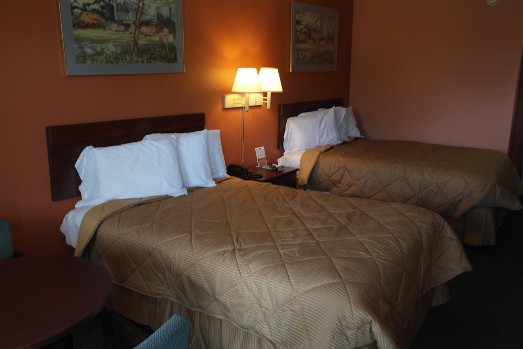 Americas Best Value Inn And Suites Knoxville Exterior photo