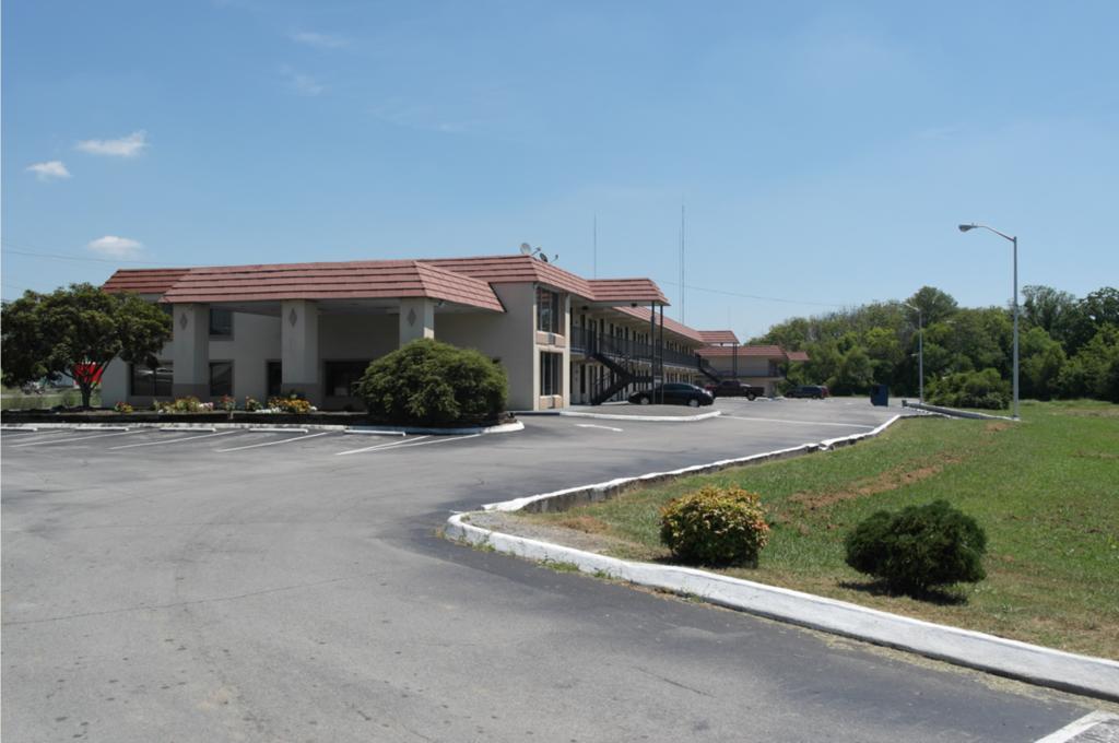 Americas Best Value Inn And Suites Knoxville Exterior photo