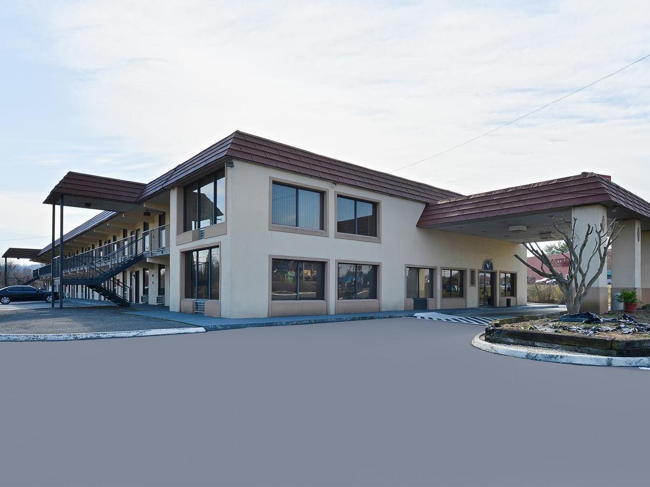 Americas Best Value Inn And Suites Knoxville Exterior photo