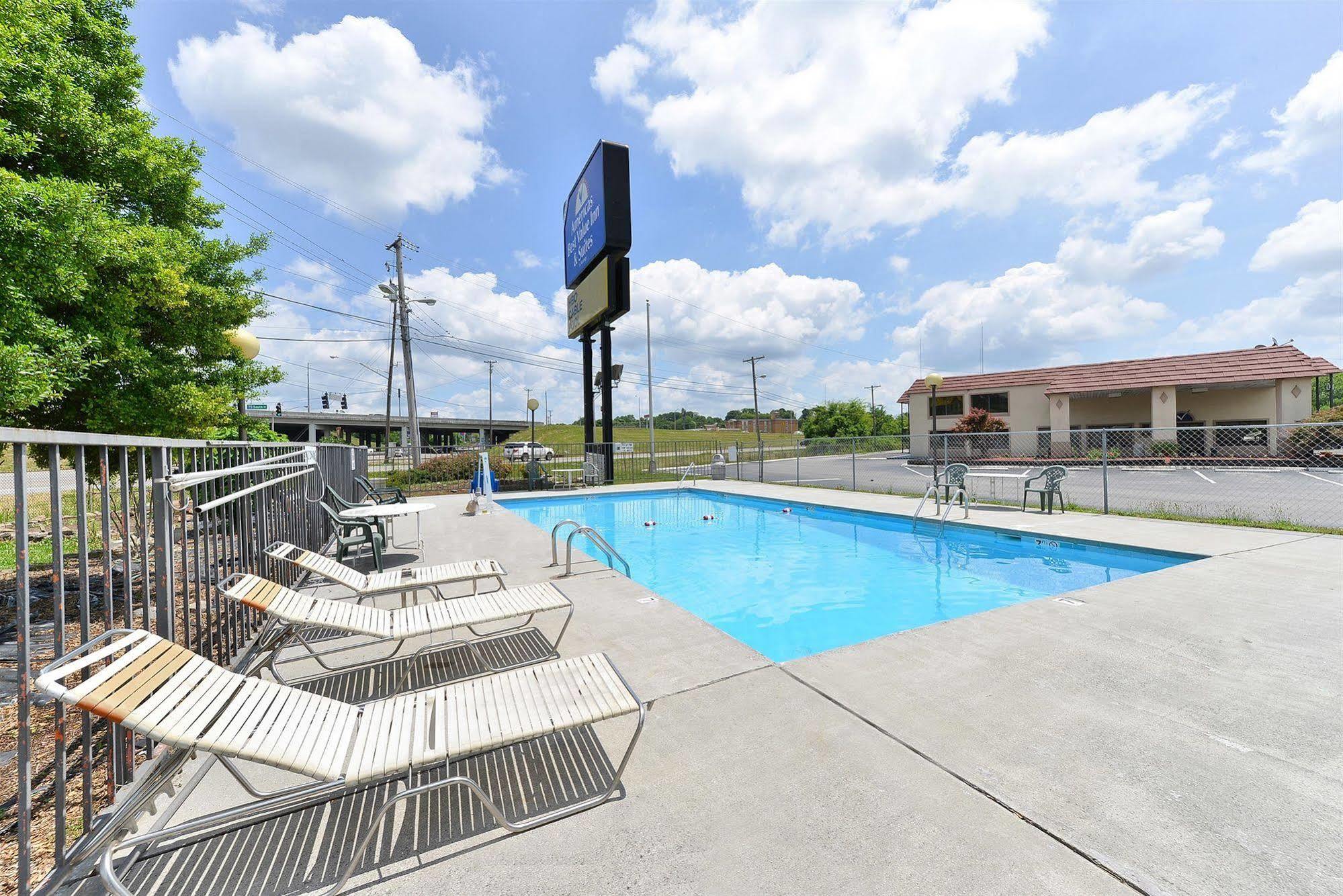 Americas Best Value Inn And Suites Knoxville Exterior photo